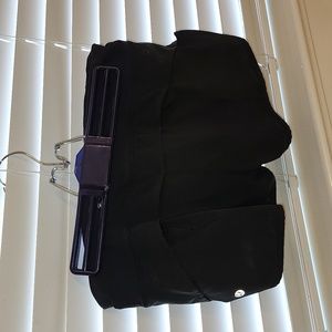 Lululemon Black Low Rise Shorts Back Zip Pocket 6